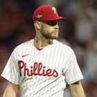 Zack Wheeler recibirá unos 42 millones de dólares por temporada.