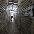 Comerciantes están desesperados por reabrir sus locales, su única fuente de ingresos.