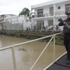 En la ciudadela La Puntilla tienen varios uniformados bien armados, además de otros métodos de seguridad