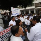 Unas 40 personas, entre agremiados y dirigentes del colegio, exigieron condiciones seguras para sus labores.