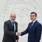 El director para el Departamento del Hemisferio Occidental  del FMI, Rodrigo Valdez, y el presidente de la República, Daniel Noboa.