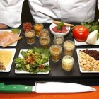 Proteínas, vegetales, especias y legumbres de calidad son esenciales.