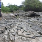 Panorama. Los indicios balísticos están regados por toda la orilla y son fáciles de encontrar tras los desembarques en el muelle.
