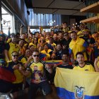 El bar The Gabriel, a pocas cuadras del Kaseya, fue el punto de encuentro para desde ahí salir masivamente hacia la sede del combate.