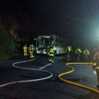 El incendio vehicular fue controlado por el Cuerpo de Bomberos de Quito.