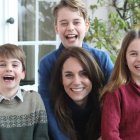 Kate Middleton junto a sus hijos.