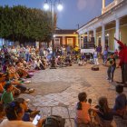 Archivo. Un artista que se presenta durante un festival de arte callejero.