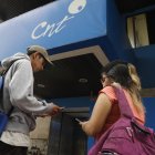 Sueldos de funcionarios de empresas públicas, como CNT, superan al salario del presidente Daniel Noboa.