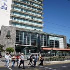 IESS. La Caja del Seguro, en Quito, fue el punto de partida de mujeres que marcharon en rechazo, el 8 de marzo.