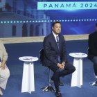 Los candidatos presidenciales Maribel Gordón (i), Melitón Arrocha (c), y Ricardo Lombana (d) del partido Movimiento Otro Camino participan durante un debate de candidatos a la Presidencia de Panamá.