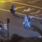 Hecho. Los conductores realizaron piruetas en la vía.