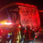 Personal del Ministerio de Salud y Cuerpo de Bomberos de Mejía acudieron al lugar del siniestro