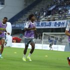 El delantero Jaime Ayoví (i) ha sido considerado para la variante en los dos partidos previos, caso contrario del lateral izquierdo Jackson Rodríguez, quien aún no juega