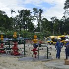 Instalación.- Trabajadores en uno de los pozos petroleros en el Yasuní.