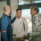 Los jugadores de Independiente, Kendry Páez y Joaro Ortiz (d) fueron los primeros a incorporarse a la convocatoria