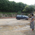 Esta mañana vecinos trataban de limpiar sus enseres.