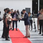Presidente entregó armas y chalecos para el eje preventivo e investigativo de la Policía.