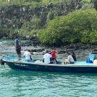 El turismo es una de las principales fuentes de ingreso de las islas Galápagos.