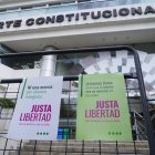 Los grupos feministas realizaron un plantón en los exteriores de la Corte Constitucional