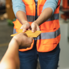 Los trabajadores del sector privado no pierden el derecho a recibir utilidades tras su salida de una empresa