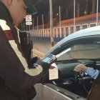 Uniformados de la AMT realizaron controles de consumo de alcohol a los conductores en Quito.