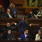 Henry Kronfle convocó al Pleno de la Asamblea para el 25 de marzo, con el fin de resolver la ratificación de Noboa sobre la Proforma.