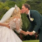 Mafer con su esposo.