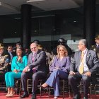 La fiscal Diana Salazar en la ceremonia castrense del relevo de guardia en la Asamblea Nacional