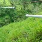 Tubería usaba para llevar agua de consumo humano sufrió daños.