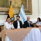 Autoridades.- El gobernador del Guayas, Alberto Molina; el ministro de Turismo, Niels Olsen y los ejecutivos de Royal Caribbean Group.