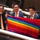 Diputados tailandeses durante la sesión de la Casa de Representantes para la aprobación de la ley de matrimonio igualitario.