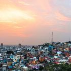 Guayaquil es una de las ciudades donde rige el toque de queda.
