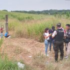 La víctima fue encontrada al pie de una hacienda. La Policía investiga.