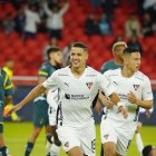 Alex Arce celebró su hat trick con Liga en la goleada a Imbabura