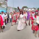 Se calculó que 5000 fieles acompañaron a la procesión del viacrusis de Cristo.