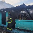 Personal del Cuerpo de Bomberos acudió al sitio para controlar el incendio