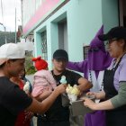 Para la elaboración cuidan cada detalle. Los helados de grillo y de cannabis están entre los preferidos de los turistas.