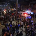 Azaz (Syrian Arab Republic), 31/03/2024.- People gather at the site of a bomb explosion in Azaz, northern Syria, 31 March 2024. At least seven people have been killed, among them two children, in the car bombing which targeted a busy market in Azaz, the White Helmets volunteer rescue group said. (Siria) EFE/EPA/STR