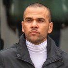 Dani Alves salió de prisión y ya se ha presentado a declarar a la Audiencia como parte de las condiciones