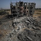 A Maghazi. Una casa destruida tras un ataque aéreo en un campo de refugiados al sur de la Franja de Gaza.