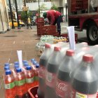 Distribución.- El martes 2 de abril de 2024 un camión entrega bebidas a locales en el centro de Guayaquil.