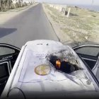 El coche de la organización humanitaria World Central Kitchen (WCK) bombardeado por las fuerzas israelíes.