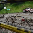 Aluvión en La Gasca deja daños en vehículos