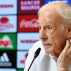 El exentrenador de la selección de Argentina, César Luis Menotti se recupera de manera satisfactoria