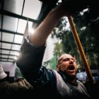 Varias personas protestan este miércoles 3 de abril de 2024 en Buenos Aires (Argentina).