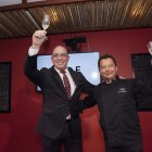 José Miguel Fiorentino y Noe Carmona durante el brindis.