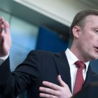 El asesor de Seguridad Nacional de Estados Unidos, Jake Sullivan, habla durante la rueda de prensa.