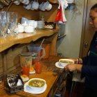 En el restaurante ubicado en el norte de Quito el precio del almuerzo se mantiene en 3 dólares.