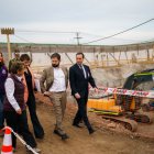 Santiago. El presidente Gabriel Boric durante un recorrido oficial por una obra estatal.