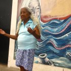 Acto. Maura Alejandro declama versos de amor a las parejas.